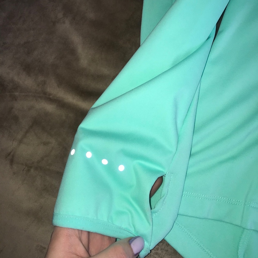 Nike Shield Jacket - Picture 2 of 7